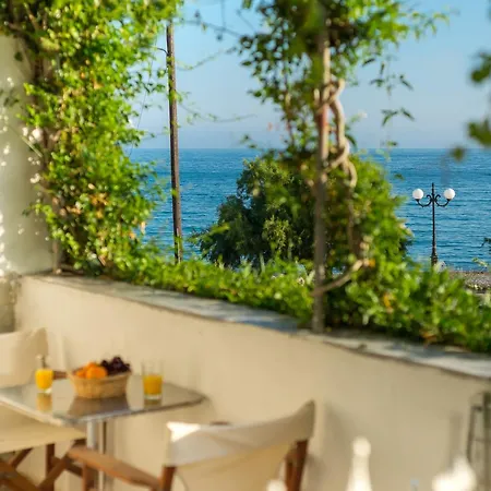 Crete Essence - *